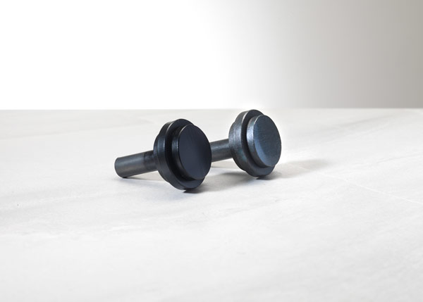 Levington finial in black and Beeswax